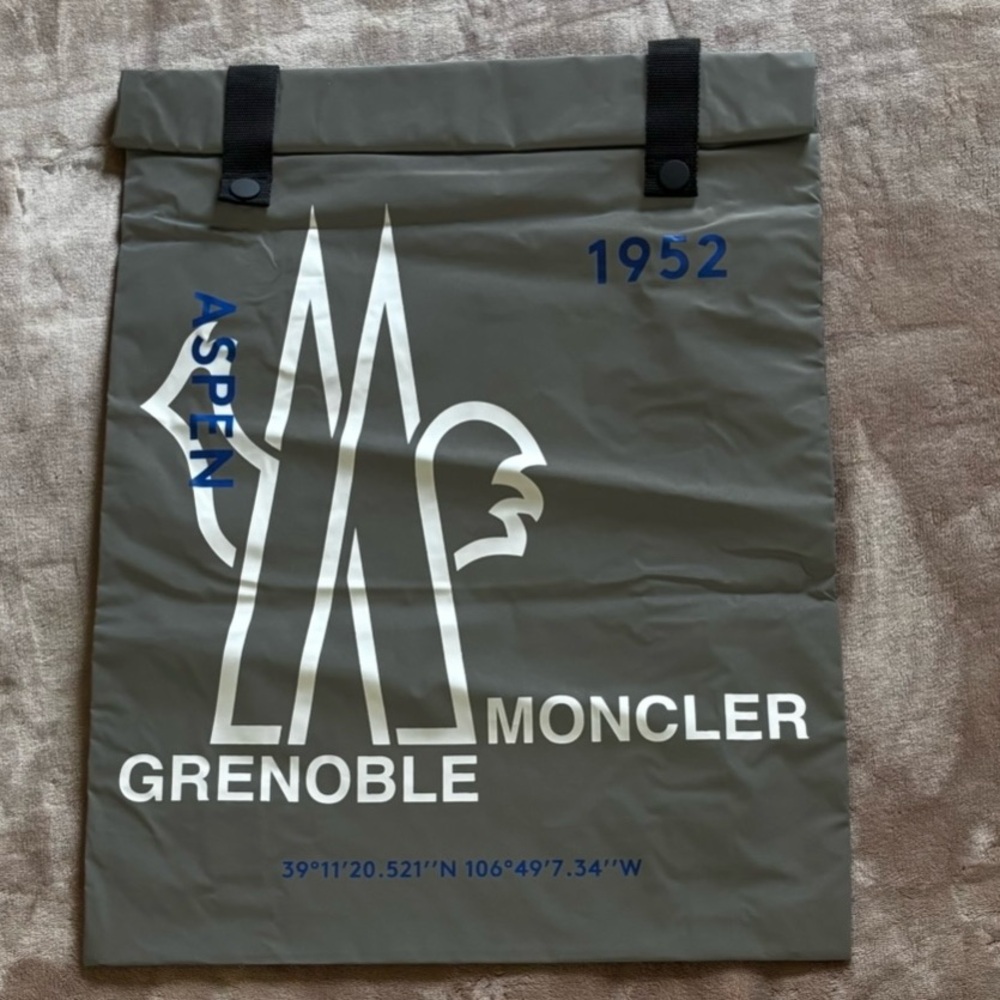 Moncler GRENOBLE ASPEN 1952 Ski Reflective Bag Backpack Logo Authentic Unisex